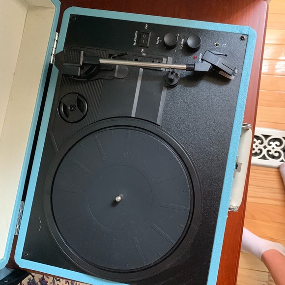 Light blue Crosley Bluetooth record player - Picture 3 of 4